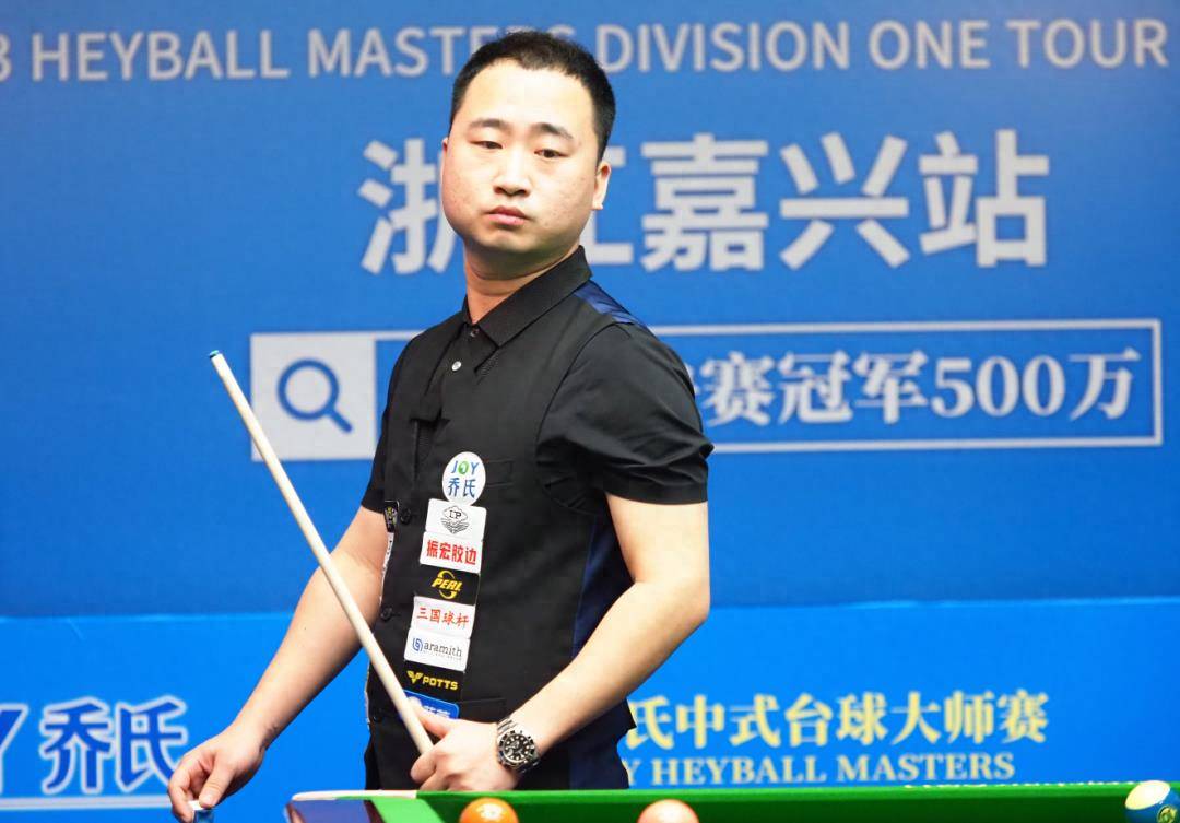 两场比赛各 两场比赛各