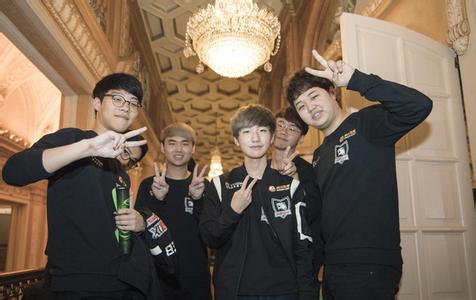 分析师和评 分析师和评