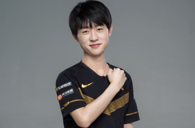 底是现实 底是现实